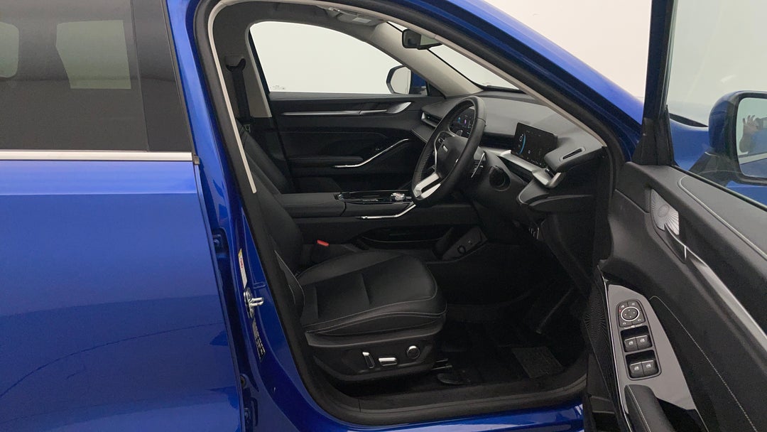 2023 GWM Haval H6 Lux, Automatic, 22386 km, Right Side Front Door Cabin View