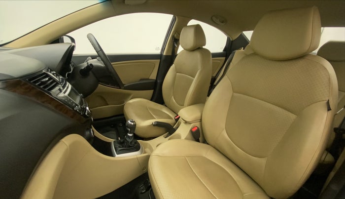 2013 Hyundai Verna FLUIDIC 1.6 VTVT SX, Petrol, Manual, 65,914 km, Right Side Front Door Cabin