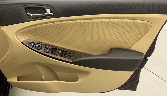 2013 Hyundai Verna FLUIDIC 1.6 VTVT SX, Petrol, Manual, 65,914 km, Driver Side Door Panels Control