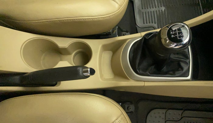 2013 Hyundai Verna FLUIDIC 1.6 VTVT SX, Petrol, Manual, 65,914 km, Gear Lever