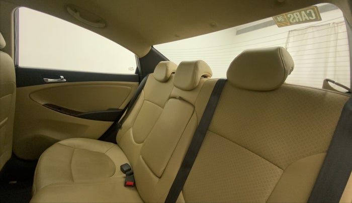 2013 Hyundai Verna FLUIDIC 1.6 VTVT SX, Petrol, Manual, 65,914 km, Right Side Rear Door Cabin