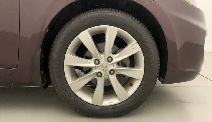 2013 Hyundai Verna FLUIDIC 1.6 VTVT SX, Petrol, Manual, 65,914 km, Right Front Wheel