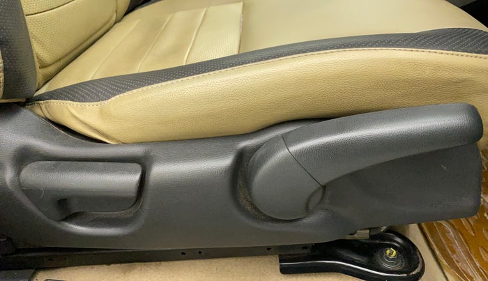 2015 Honda City 1.5L I-VTEC V MT, Petrol, Manual, 57,377 km, Driver Side Adjustment Panel