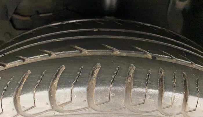 2017 Maruti S Cross ZETA 1.3, Diesel, Manual, 65,637 km, Left Front Tyre Tread