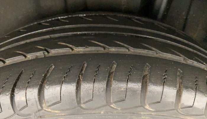 2017 Maruti S Cross ZETA 1.3, Diesel, Manual, 65,637 km, Left Rear Tyre Tread