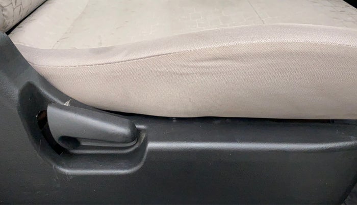 2016 Maruti Wagon R 1.0 VXI, Petrol, Manual, 45,179 km, Driver Side Adjustment Panel