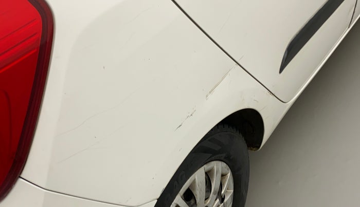 2013 Hyundai i10 MAGNA 1.2, CNG, Manual, 1,05,897 km, Right quarter panel - Slightly dented