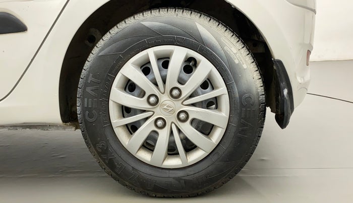 2013 Hyundai i10 MAGNA 1.2, CNG, Manual, 1,05,897 km, Left Rear Wheel