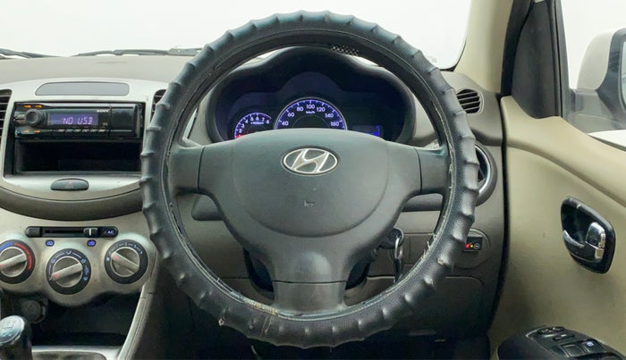 2013 Hyundai i10 MAGNA 1.2, CNG, Manual, 1,05,897 km, Steering Wheel Close Up