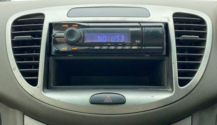2013 Hyundai i10 MAGNA 1.2, CNG, Manual, 1,05,897 km, Infotainment system - AM/FM Radio - Not Working