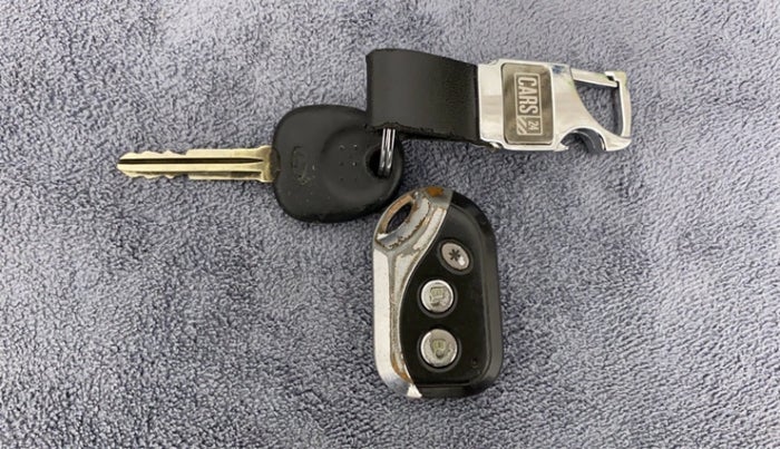 2013 Hyundai i10 MAGNA 1.2, CNG, Manual, 1,05,897 km, Lock system - Remote key not functional
