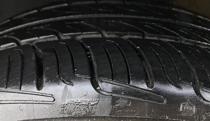 2017 Volkswagen Polo HIGHLINE1.2L PETROL, Petrol, Manual, 35,376 km, Left Front Tyre Tread