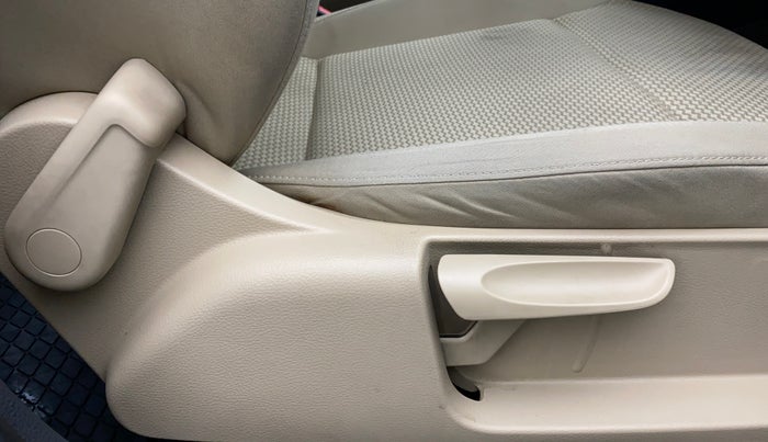 2017 Volkswagen Ameo HIGHLINE 1.5L AT (D), Diesel, Automatic, 67,610 km, Driver Side Adjustment Panel