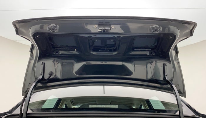 2017 Volkswagen Ameo HIGHLINE 1.5L AT (D), Diesel, Automatic, 67,610 km, Boot Door Open