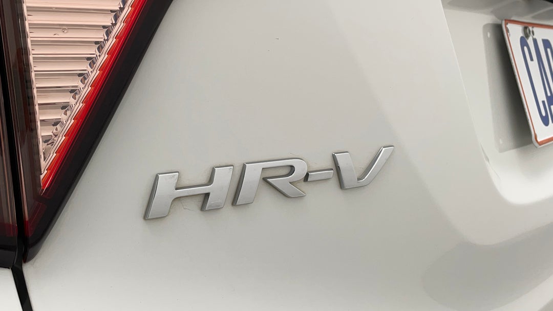 2017 Honda HR-V Vti, Automatic, 93661 km, Badge (Boot Left Side)