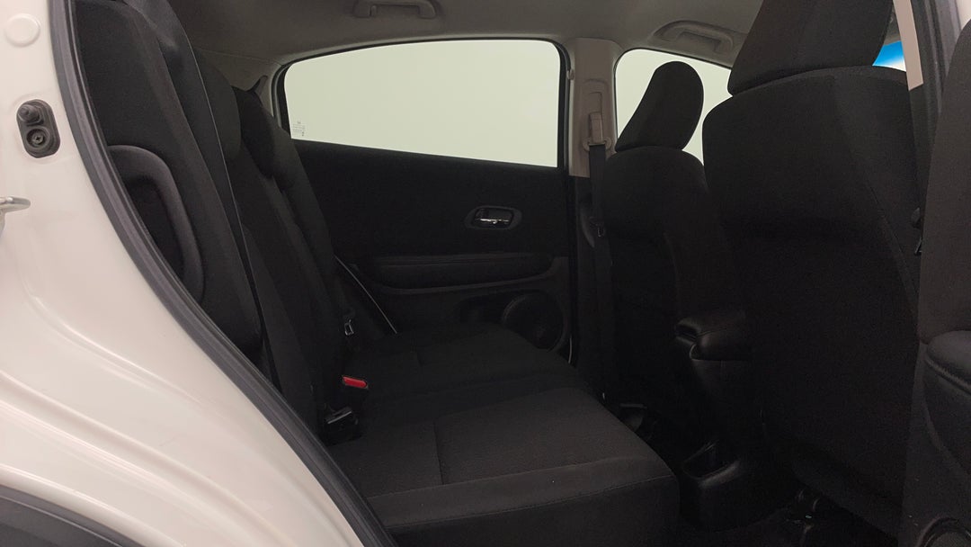 2017 Honda HR-V Vti, Automatic, 93661 km, Right Side Rear Door Cabin View