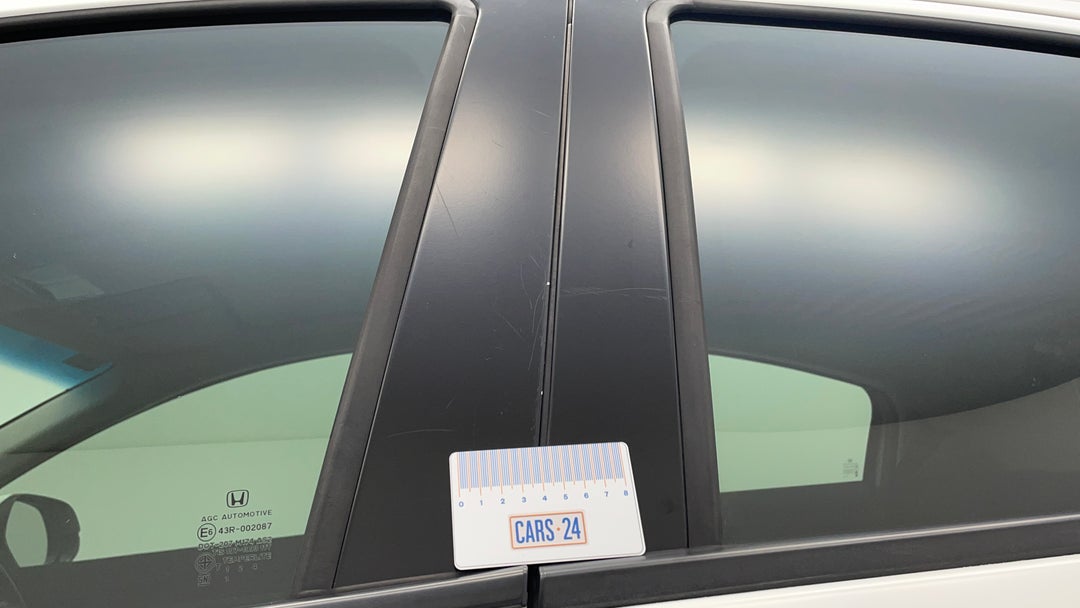 2017 Honda HR-V Vti, Automatic, 93661 km, Doors Front LHS Scratch