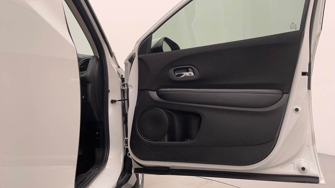 2017 Honda HR-V Vti, Automatic, 93661 km, Speaker View