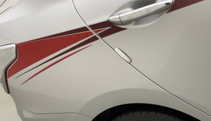2016 Hyundai Xcent S 1.2 SPECIAL EDITION, Petrol, Manual, 67,969 km, Right quarter panel - Graphic sticker
