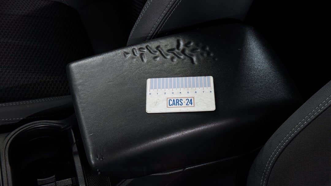 2021 Subaru Forester 2.5i Premium (AWD), Automatic, 54638 km, Center Console Wear