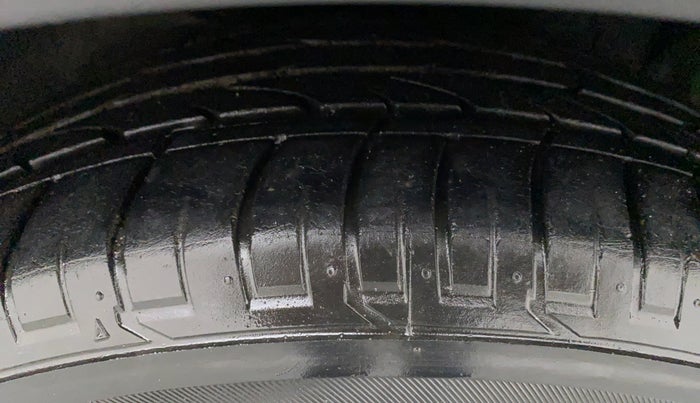 2015 Hyundai Creta 1.6 SX (O) CRDI, Diesel, Manual, 24,881 km, Right Front Tyre Tread