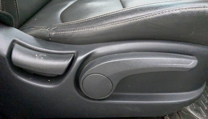 2015 Hyundai Creta 1.6 SX (O) CRDI, Diesel, Manual, 24,881 km, Driver Side Adjustment Panel