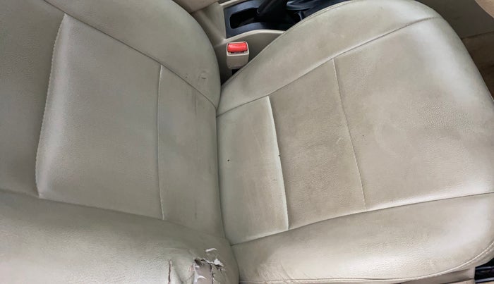 2015 Maruti Ciaz VXI+, Petrol, Manual, 46,738 km, Driver seat - Cover slightly stained
