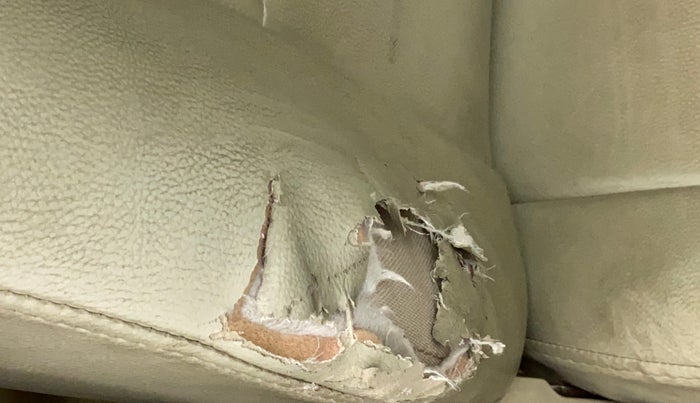 2015 Maruti Ciaz VXI+, Petrol, Manual, 46,738 km, Driver seat - Cover slightly torn