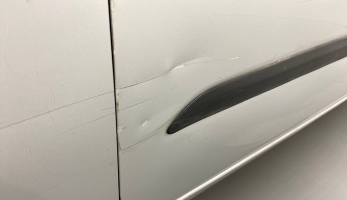 2012 Hyundai i10 MAGNA 1.1, Petrol, Manual, 15,163 km, Front passenger door - Minor scratches