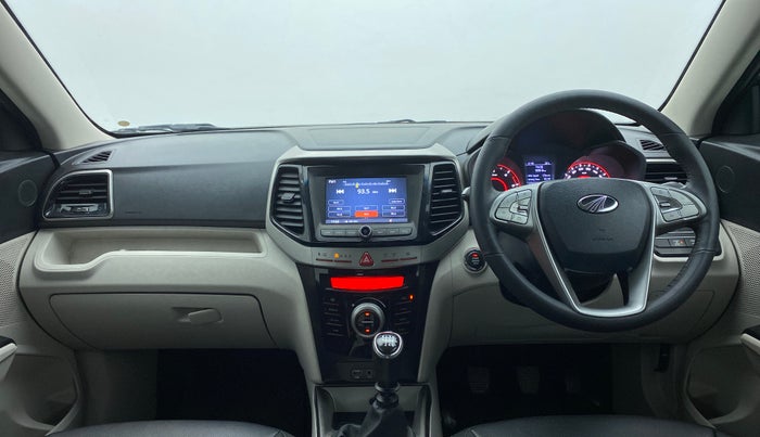 2019 Mahindra XUV300 W8 (O) Dual tone Diesel, Diesel, Manual, 30,833 km, Dashboard