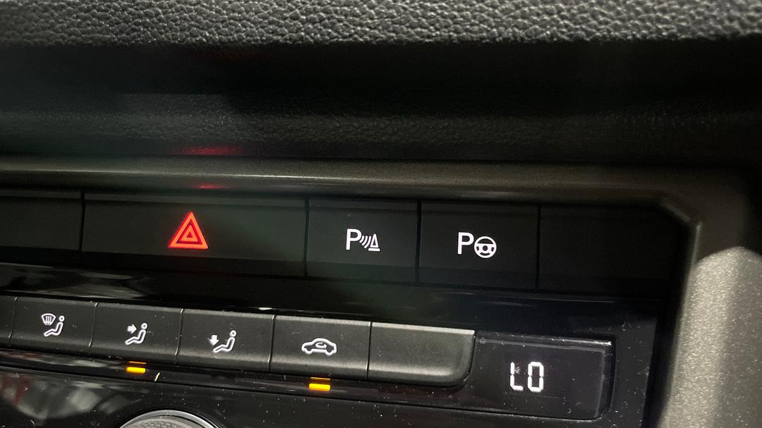 2021 Volkswagen T-roc 110tsi Style, Automatic, 55933 km, Utility Switches/Buttons