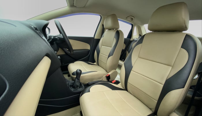 2016 Volkswagen Ameo COMFORTLINE 1.2, Petrol, Manual, 53,177 km, Right Side Front Door Cabin View