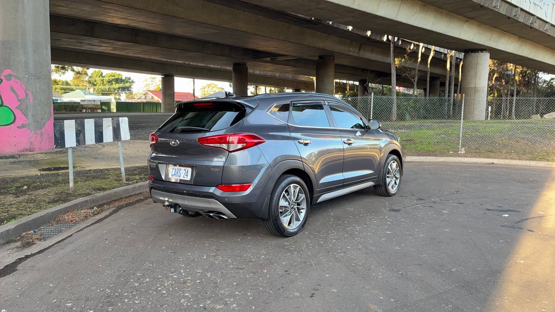 Right Back Diagonal (45- Degree) View