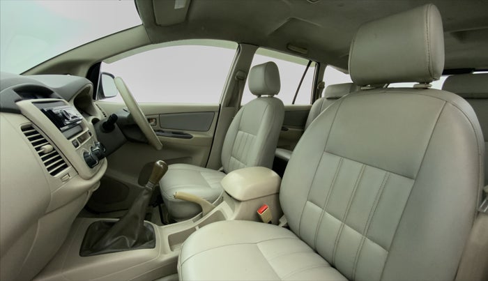 2012 Toyota Innova 2.5 GX 8 STR BS IV, Diesel, Manual, 3,54,061 km, Right Side Front Door Cabin