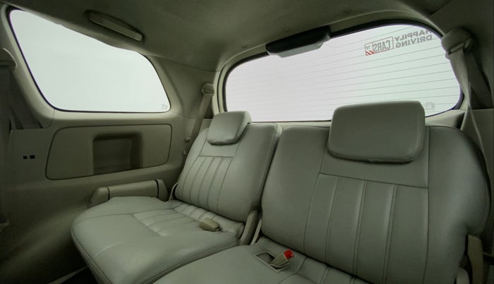 2012 Toyota Innova 2.5 GX 8 STR BS IV, Diesel, Manual, 3,54,061 km, Third Seat Row ( optional )