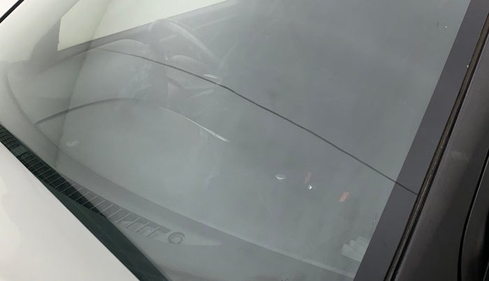 2016 Maruti Swift VDI ABS, Diesel, Manual, 95,343 km, Front windshield - Minor spot on windshield