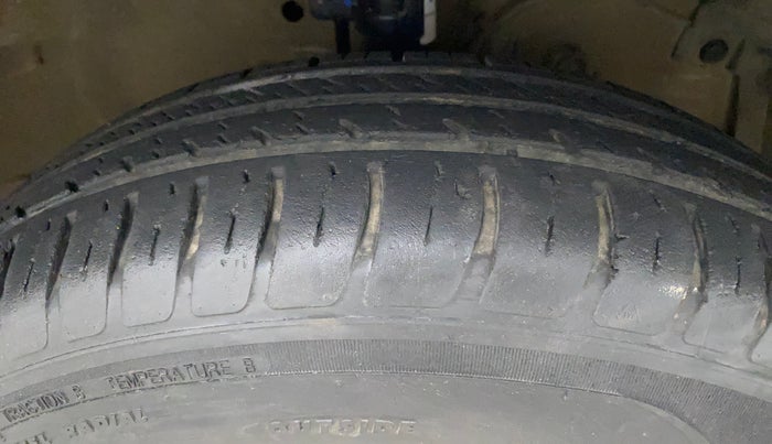 2016 Maruti Swift VDI ABS, Diesel, Manual, 95,343 km, Right Front Tyre Tread