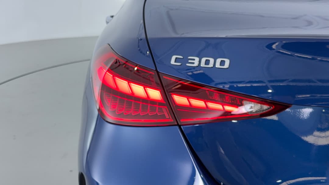 2023 Mercedes-benz C300 Mhev, Automatic, 40004 km, Badge (Boot Left Side)