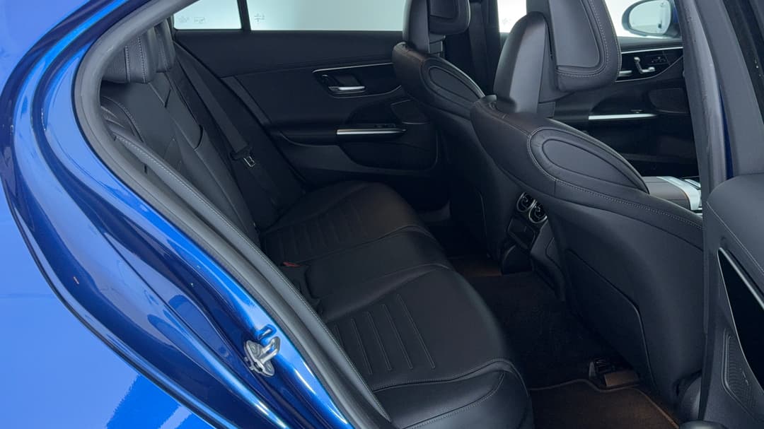 2023 Mercedes-benz C300 Mhev, Automatic, 40004 km, Right Side Rear Door Cabin View