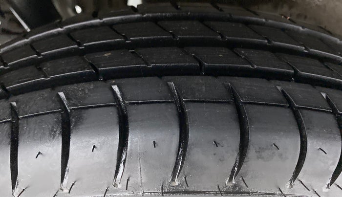 2014 Maruti Wagon R 1.0 LXI CNG, CNG, Manual, 65,019 km, Right Rear Tyre Tread