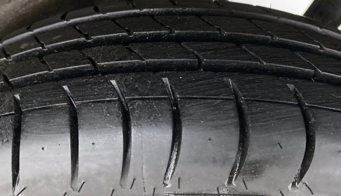 2014 Maruti Wagon R 1.0 LXI CNG, CNG, Manual, 65,019 km, Left Rear Tyre Tread