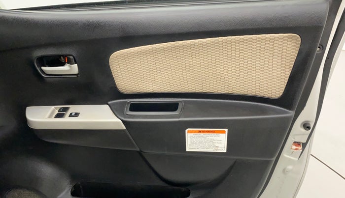 2018 Maruti Wagon R 1.0 LXI CNG, CNG, Manual, 99,606 km, Driver-side door - Trim has minor damage