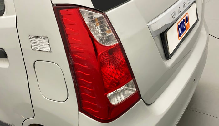 2018 Maruti Wagon R 1.0 LXI CNG, CNG, Manual, 99,606 km, Left tail light - Minor scratches