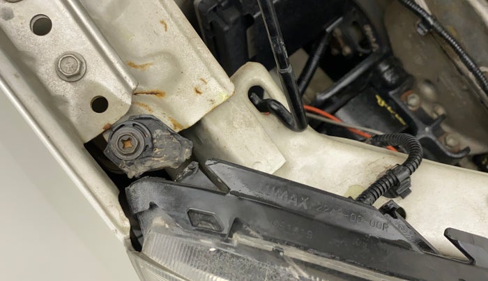 2018 Maruti Wagon R 1.0 LXI CNG, CNG, Manual, 99,606 km, Right headlight - Clamp has minor damage