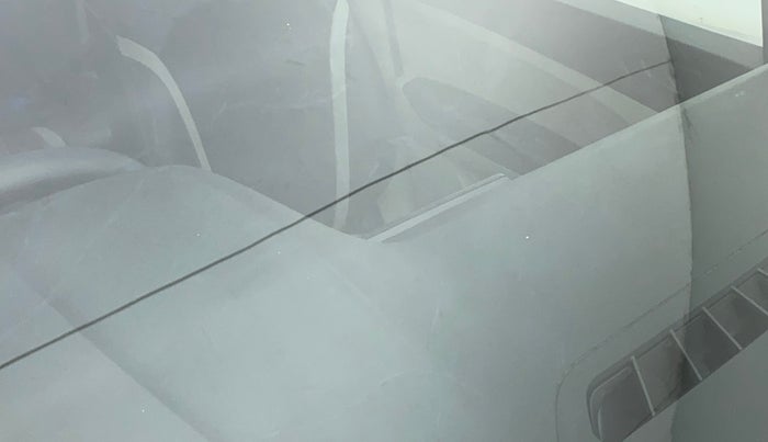 2020 Renault TRIBER RXT AMT, Petrol, Automatic, 27,380 km, Front windshield - Minor spot on windshield