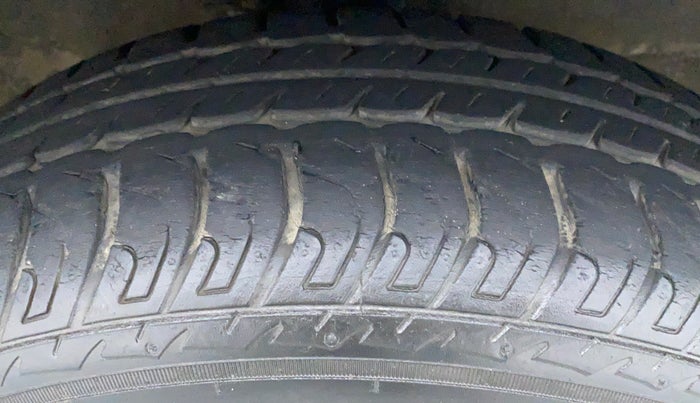 2017 Maruti Wagon R 1.0 VXI, Petrol, Manual, 19,853 km, Right Front Tyre Tread