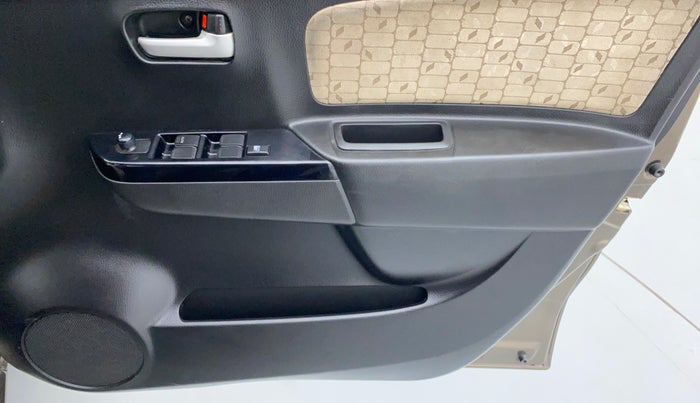 2017 Maruti Wagon R 1.0 VXI, Petrol, Manual, 19,853 km, Driver Side Door Panels Control