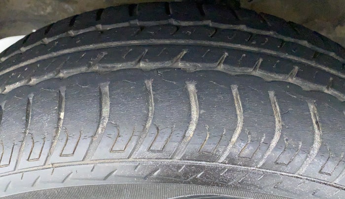 2017 Maruti Wagon R 1.0 VXI, Petrol, Manual, 19,853 km, Left Front Tyre Tread