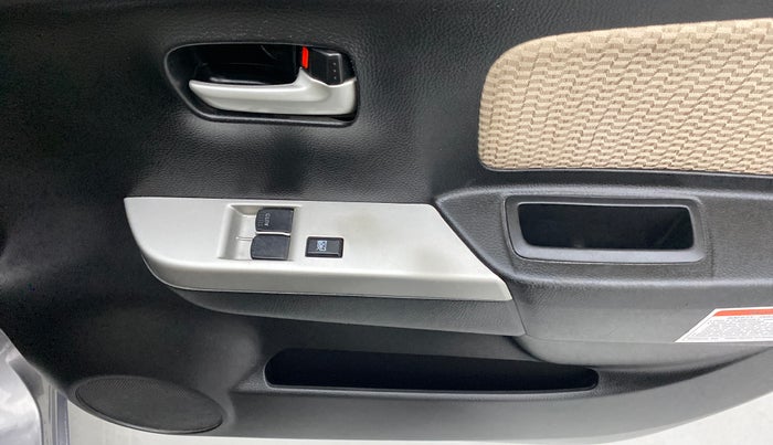 2017 Maruti Wagon R 1.0 LXI CNG, CNG, Manual, 37,026 km, Driver Side Door Panels Control