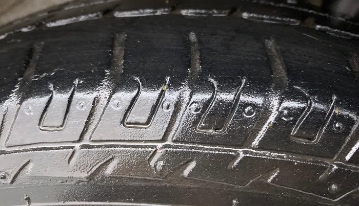 2017 Maruti Wagon R 1.0 LXI CNG, CNG, Manual, 37,026 km, Left Rear Tyre Tread